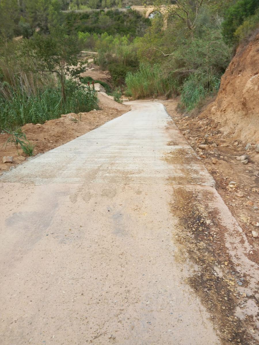 Pavimentació d'un tram del Camí de Vilabella-Salomó